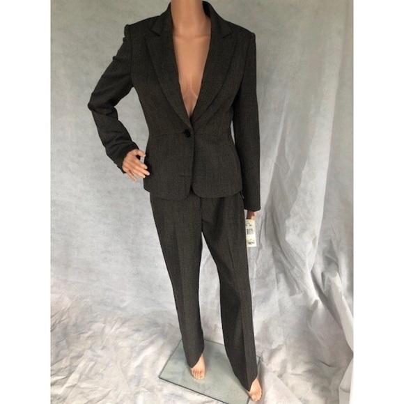 Jones New York Other - BLACK MULTI PANT SUIT